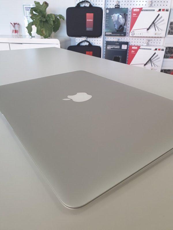 Refurbished Apple MacBook Air 13" 2015 closed lid