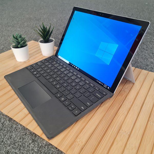 Microsoft Surface Pro 4 - Image 2
