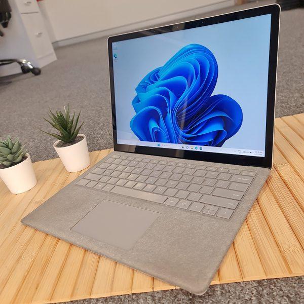 Microsoft Surface Laptop 2 - Image 3