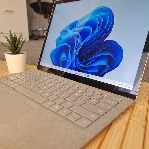 Microsoft Surface Laptop 2 - Image 5