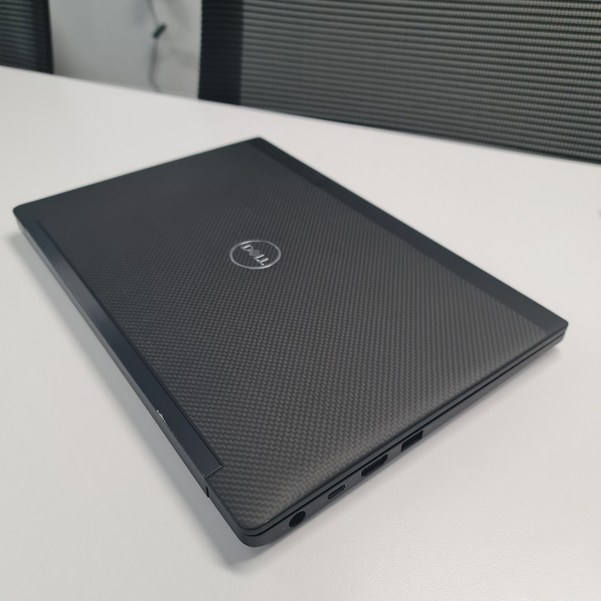 Dell Latitude 7390 - Image 8