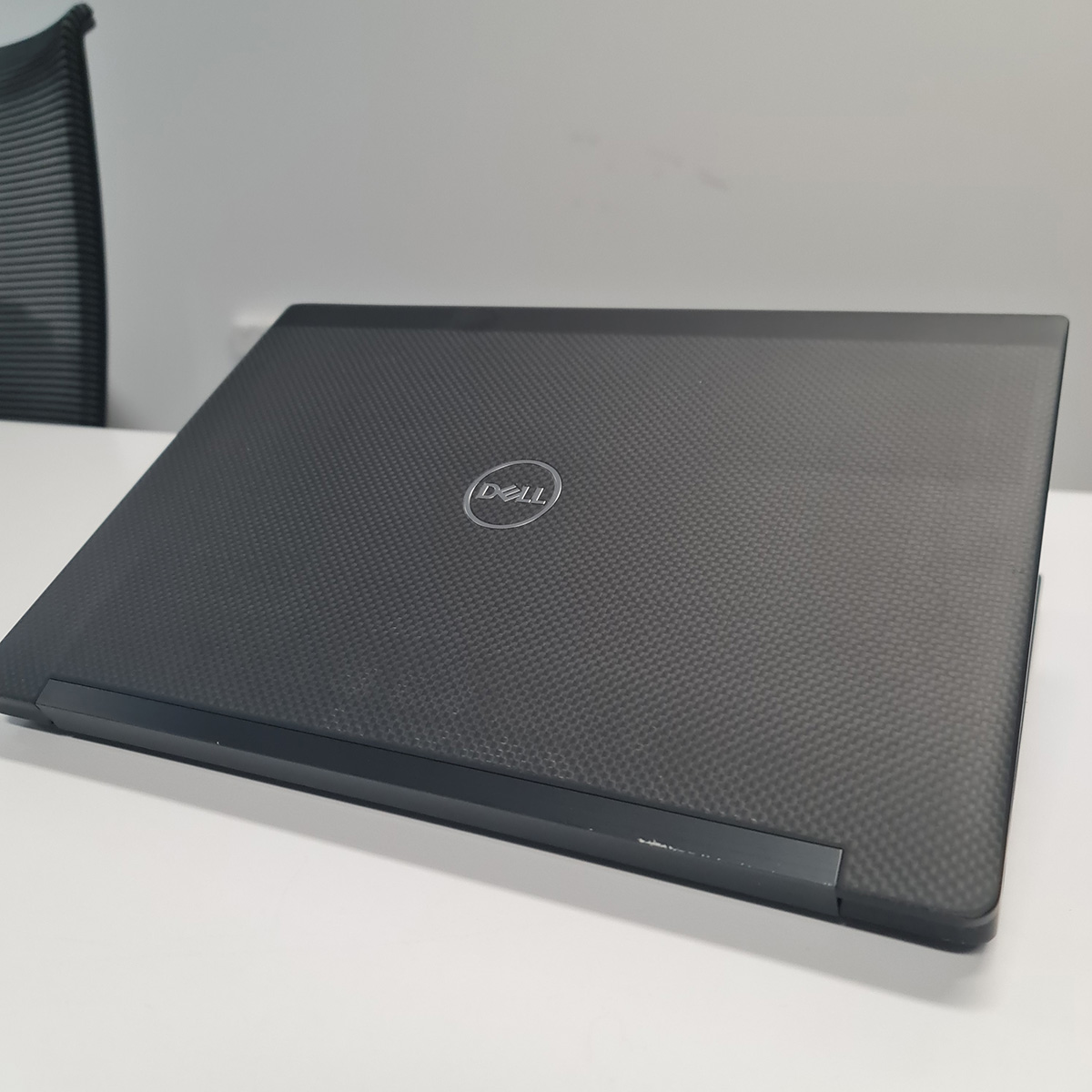 Dell Latitude 7390 - Image 7
