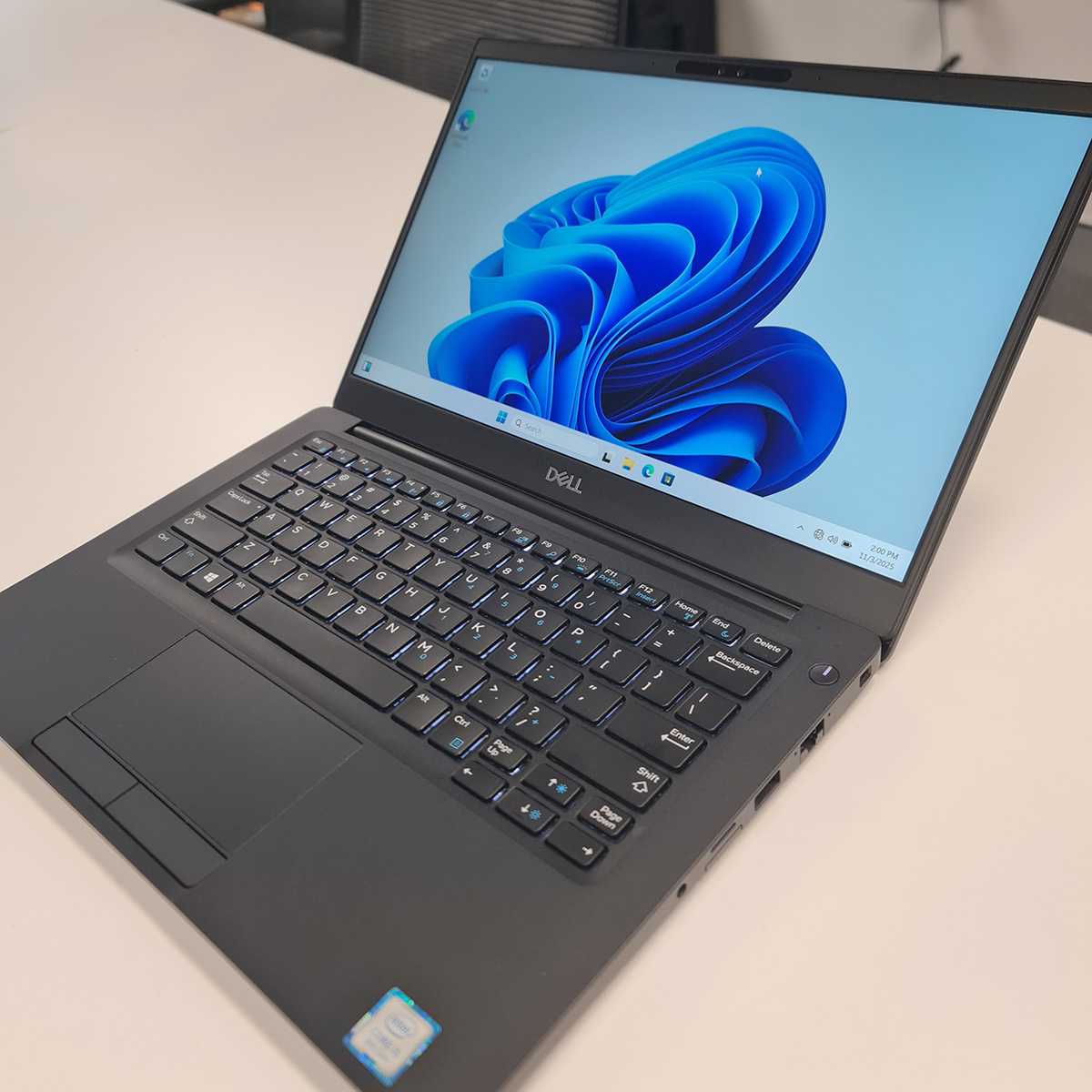 Dell Latitude 7390 - Image 3